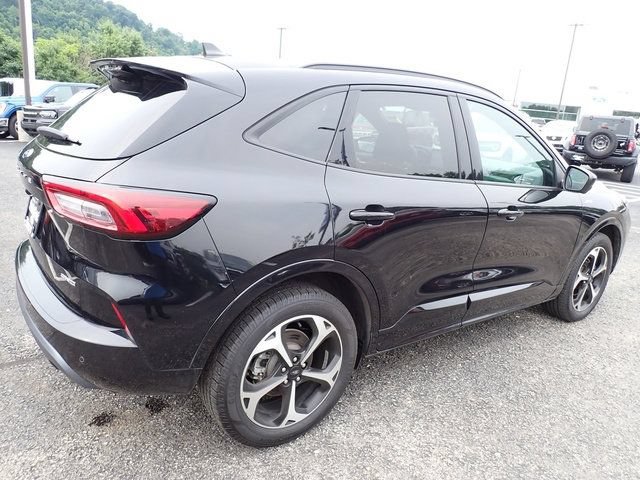 Certified 2023 Ford Escape ST-Line Select w/ Tech Pack #2 AWD/4WD image 8