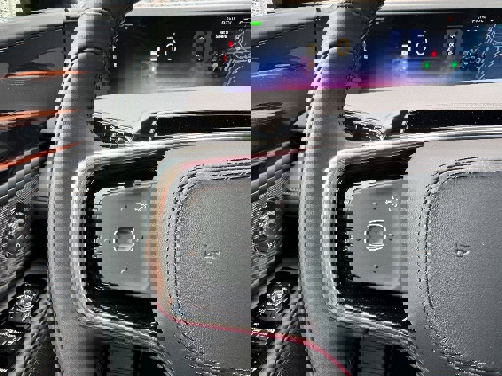 New 2025 Lincoln Nautilus Premier w/ Equipment Group 102A image 38