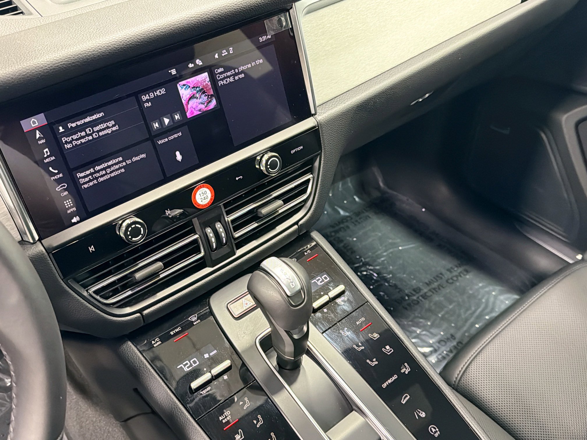 Certified 2026 Porsche Macan AWD/4WD image 27