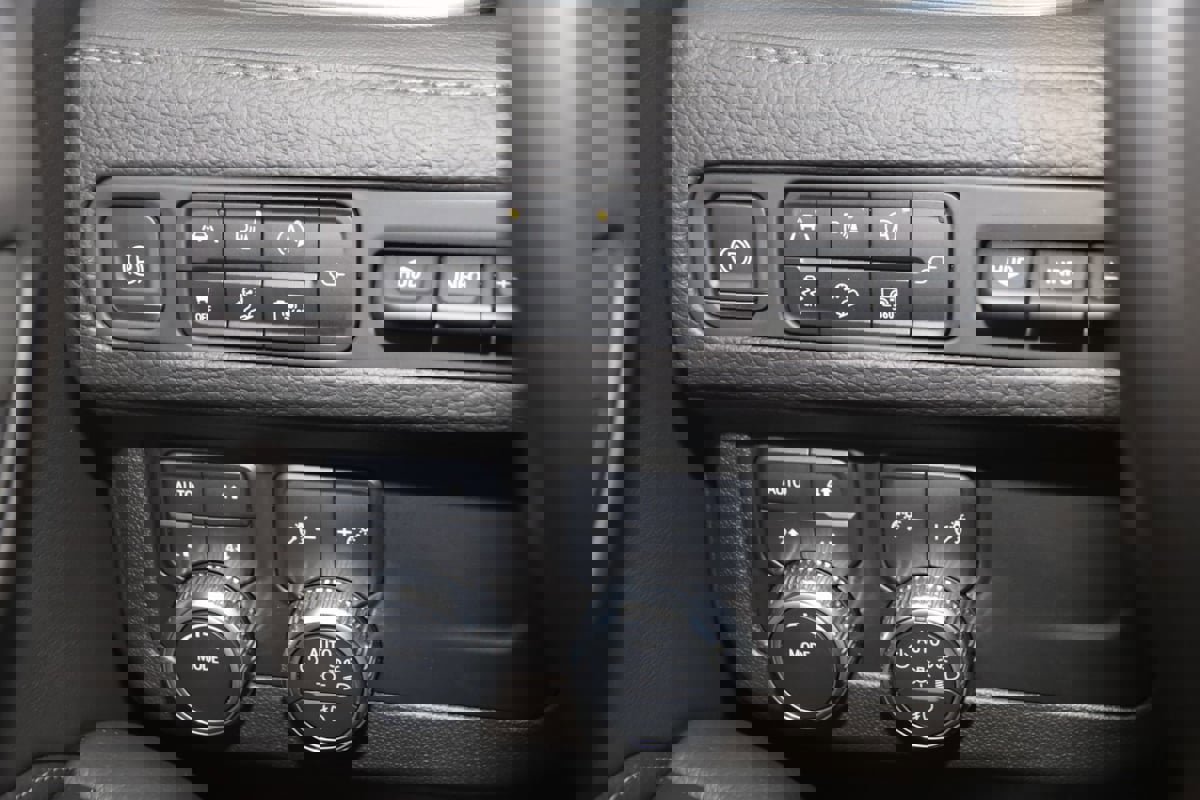 Used 2022 GMC Yukon Denali image 28