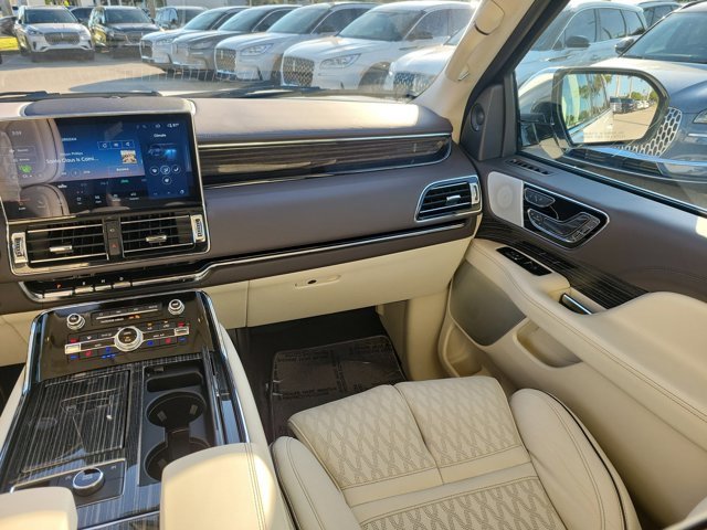 Certified 2024 Lincoln Navigator Black Label image 21