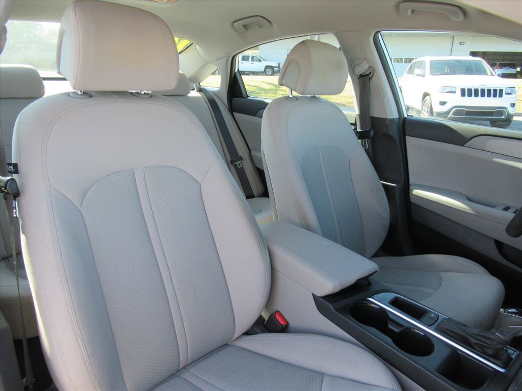 Used 2016 Hyundai Sonata SE image 8
