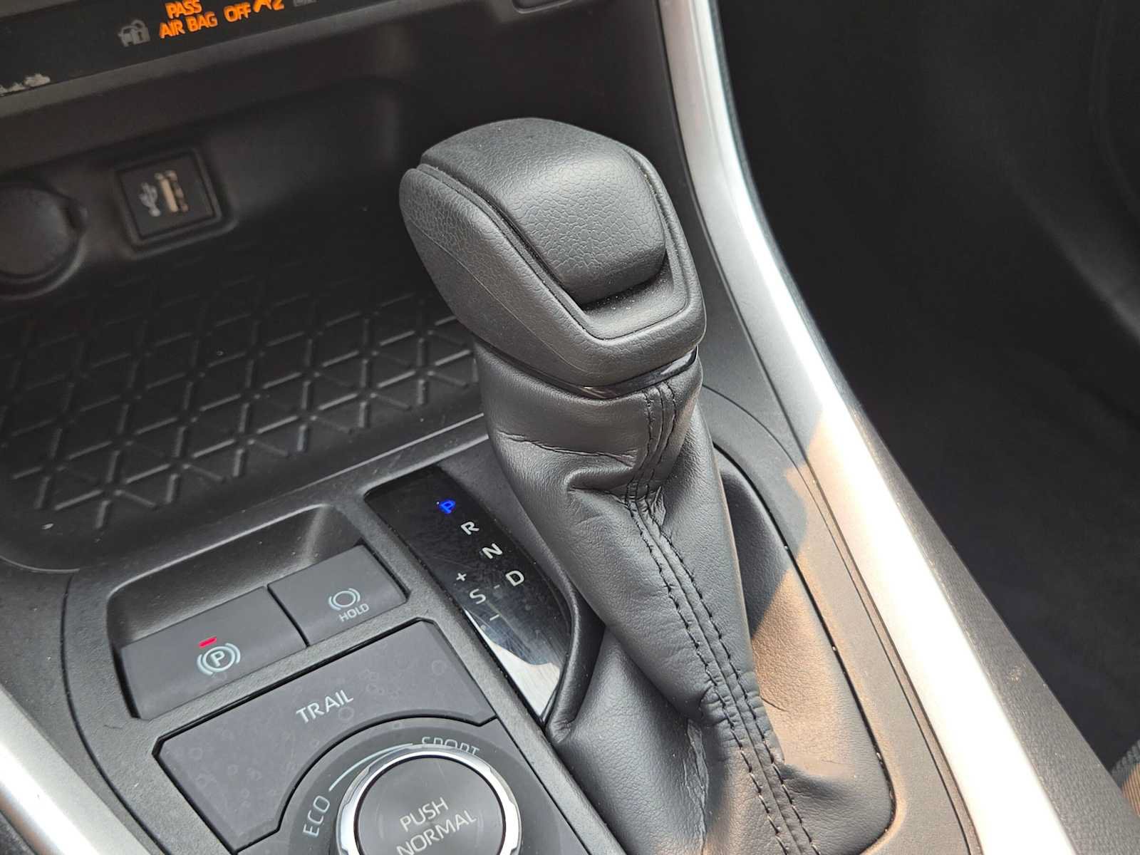 Certified 2025 Toyota RAV4 LE AWD/4WD image 34