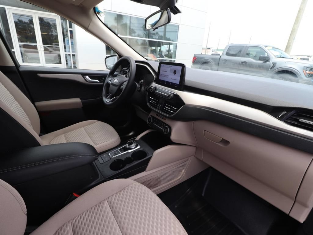 Used 2020 Ford Escape SE FWD image 13
