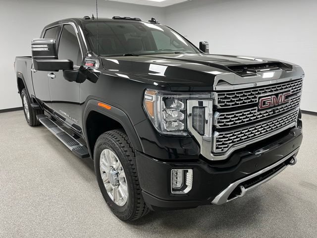 Used 2022 GMC Sierra 3500 Denali w/ Denali Ultimate Package AWD/4WD image 2