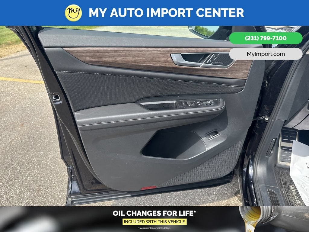 Used 2025 Volkswagen Atlas SEL Premium R-Line AWD/4WD image 10
