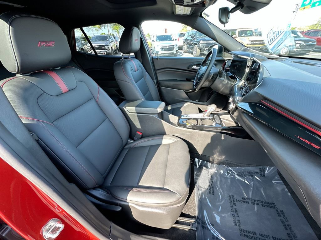 Used 2024 Chevrolet Trax RS w/ Sunroof Package image 26