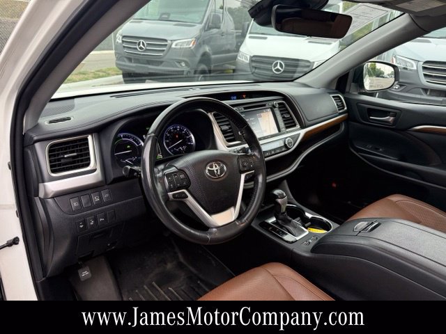 Used 2019 Toyota Highlander Limited Platinum AWD/4WD image 13