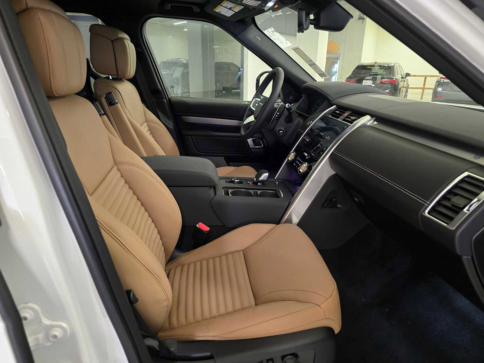 New 2026 Land Rover Discovery Limited Edition AWD/4WD image 11