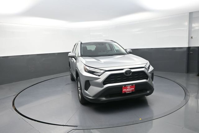 Used 2024 Toyota RAV4 XLE FWD image 2