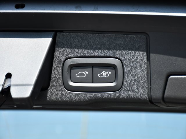 New 2026 Volvo XC60 B5 Plus w/ Protection Package Premier image 28