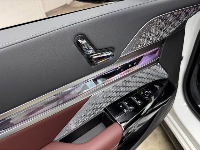 Used 2026 BMW 740i xDrive w/ Executive Package image 11