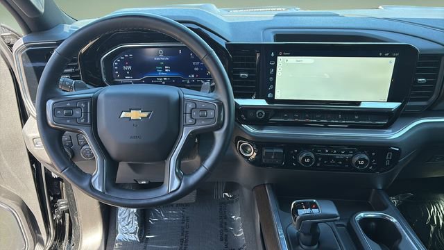 Used 2024 Chevrolet Silverado 1500 High Country w/ High Country Premium Package image 9