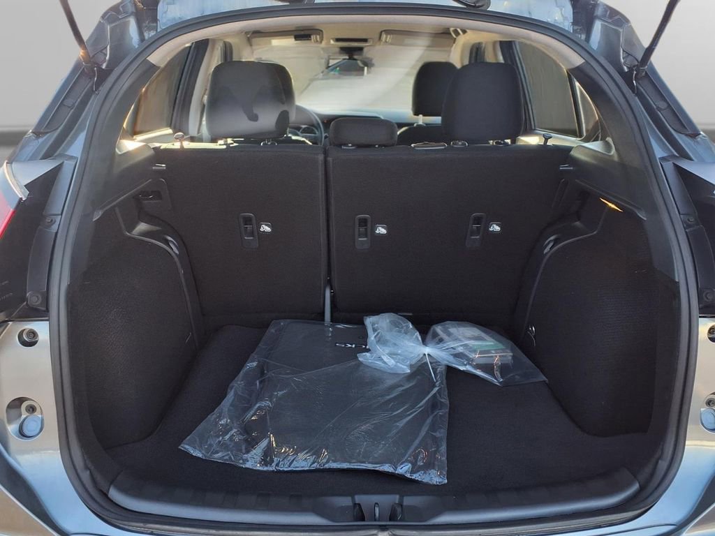 Certified 2025 Nissan Kicks Play S image 24