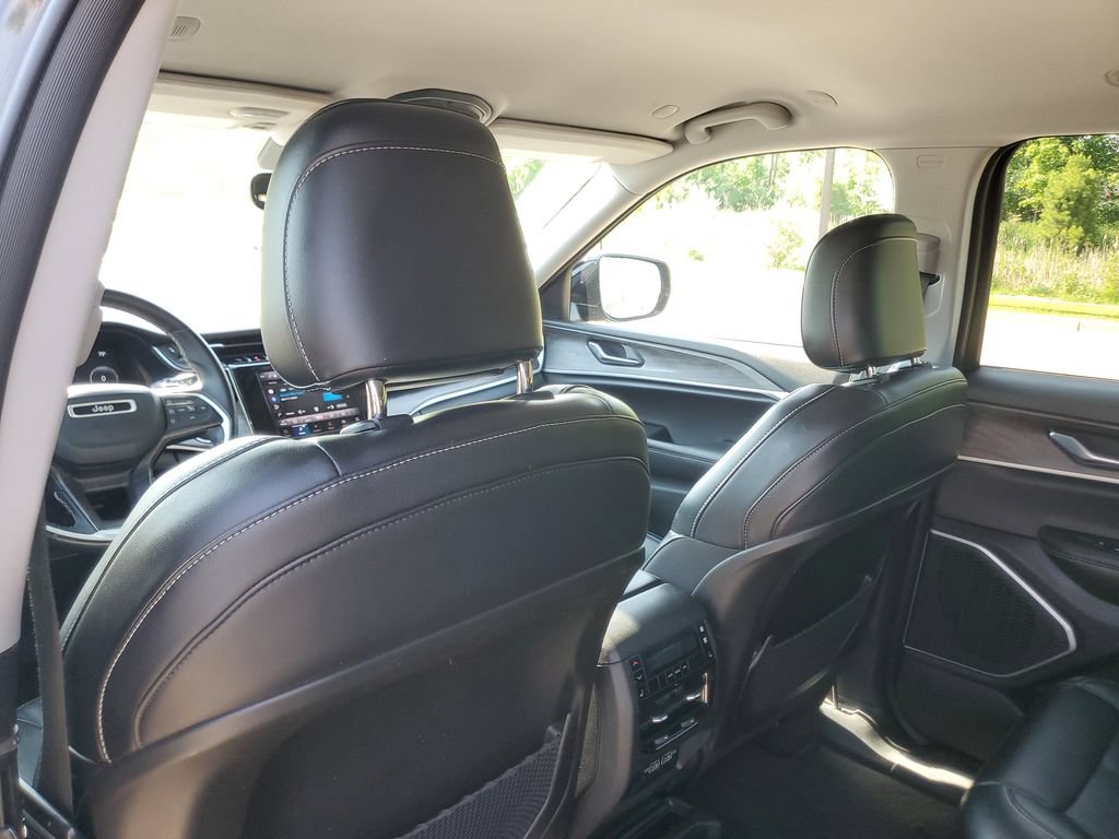 Used 2021 Jeep Grand Cherokee L Limited AWD/4WD image 27