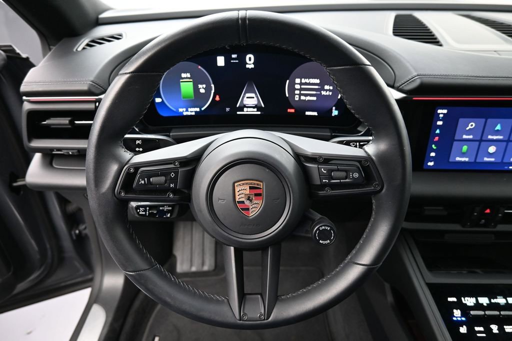 Certified 2025 Porsche Macan 4S Electric AWD/4WD image 12