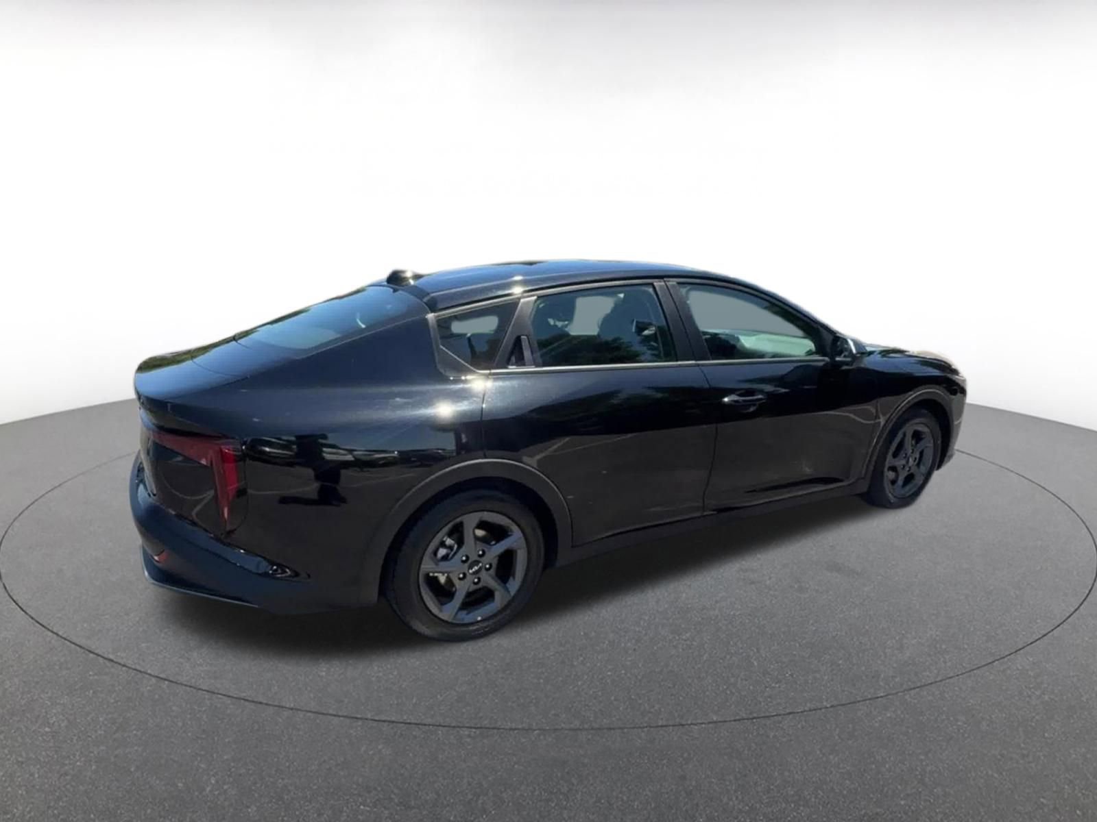 Used 2025 Kia K4 FWD image 14
