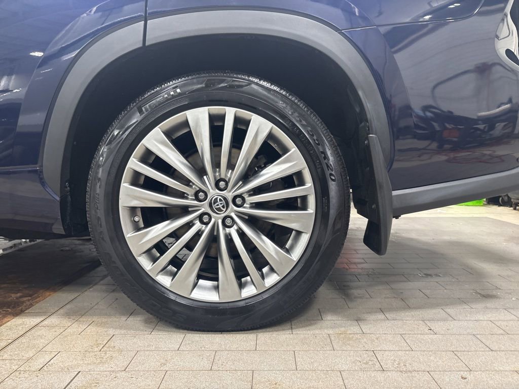 Used 2022 Toyota Highlander Platinum image 30