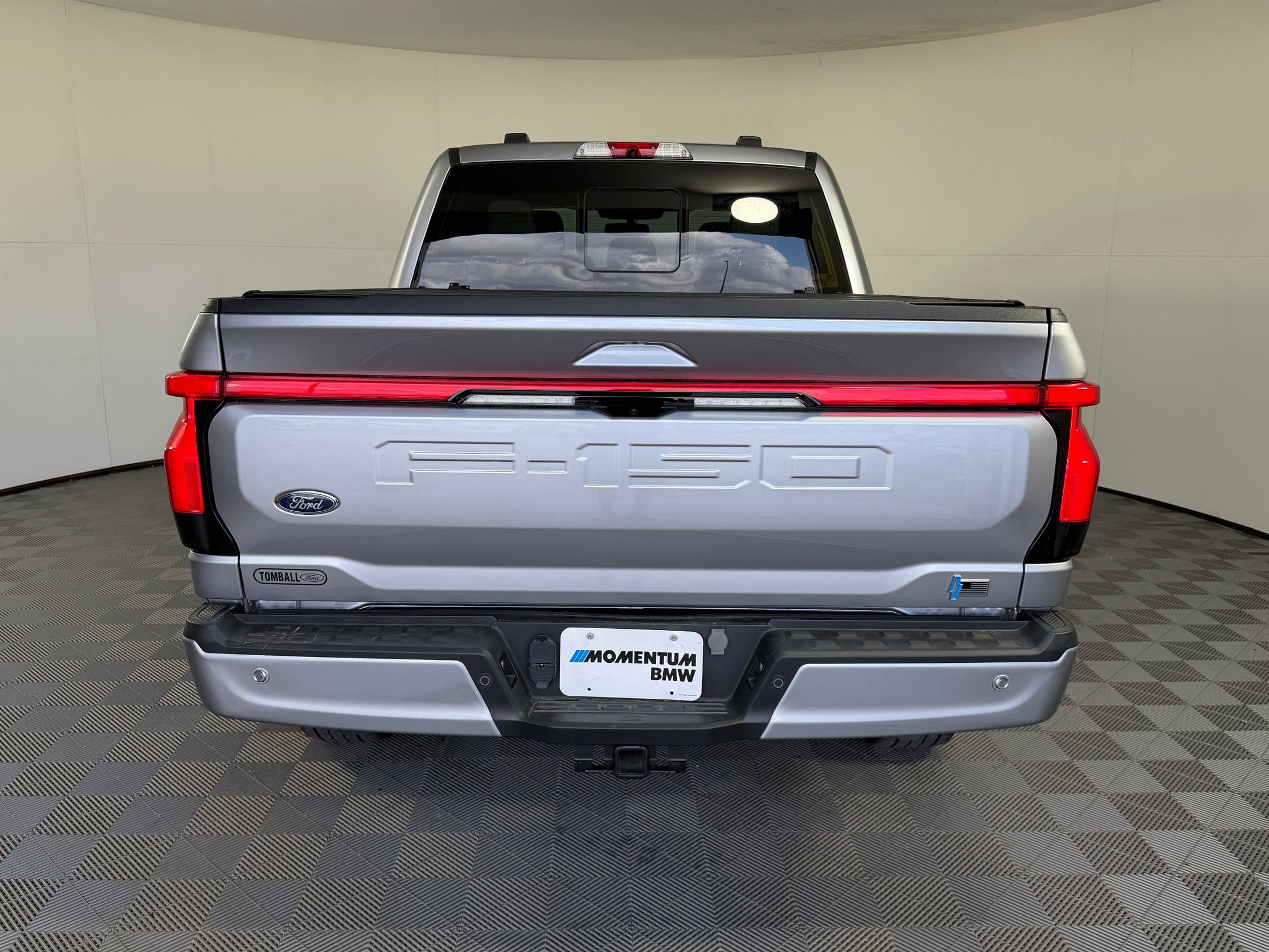 Used 2023 Ford F150 Lightning Platinum image 10