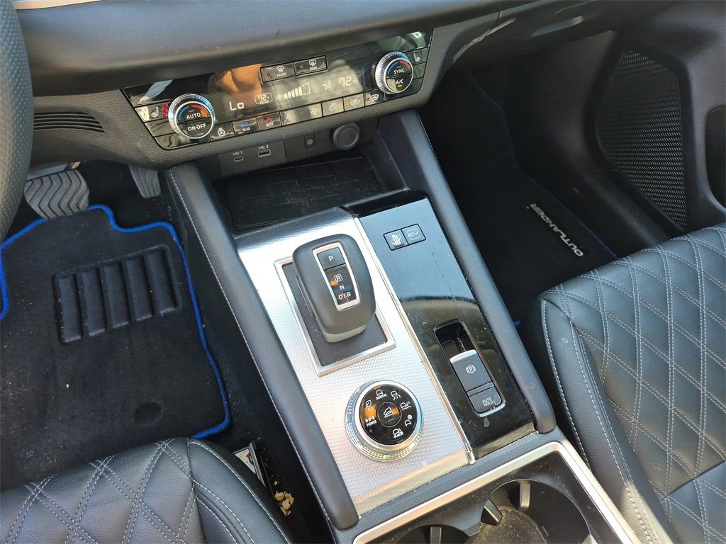 Used 2024 Mitsubishi Outlander 4WD Plug-In Hybrid image 38