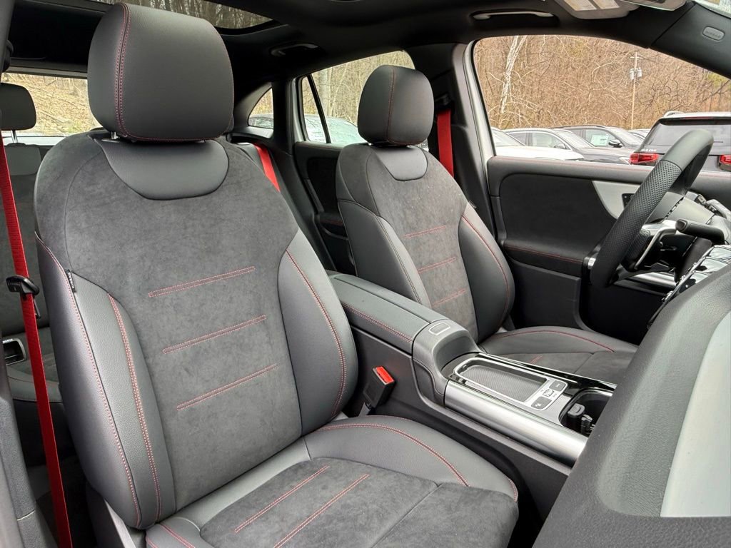 New 2026 Mercedes-Benz GLA 35 AMG 4MATIC image 31