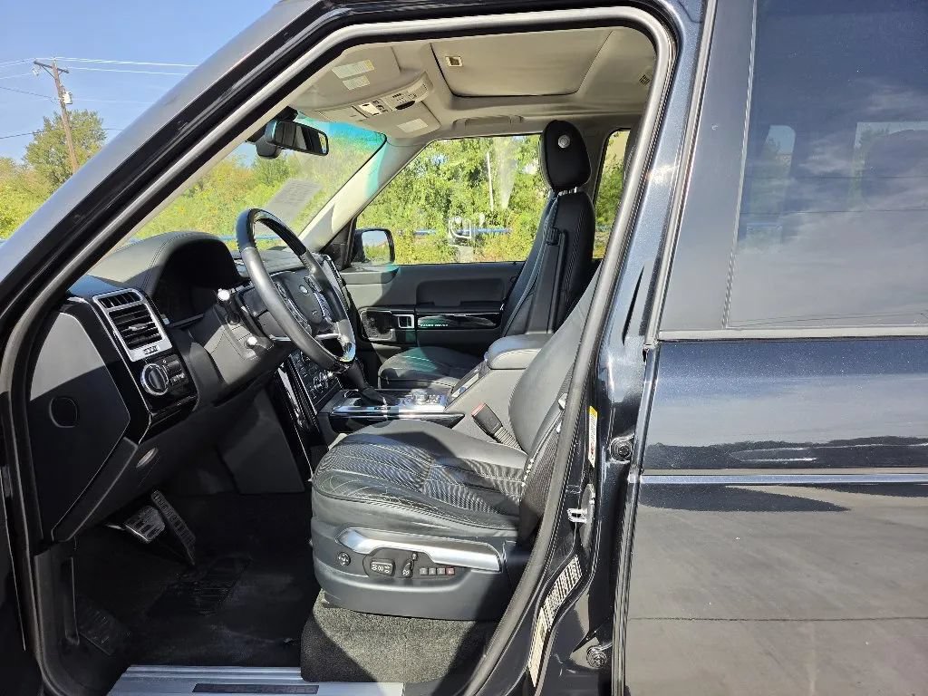 Used 2012 Land Rover Range Rover Supercharged AWD/4WD image 13
