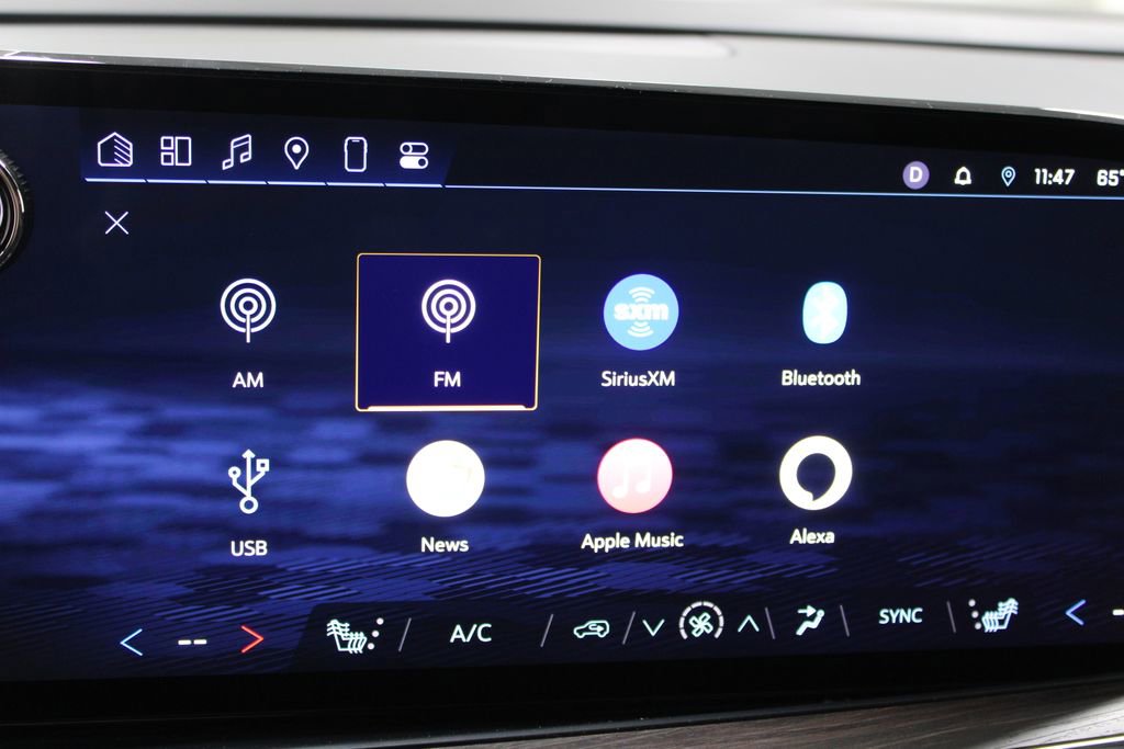 Used 2025 Chevrolet Suburban LT image 47