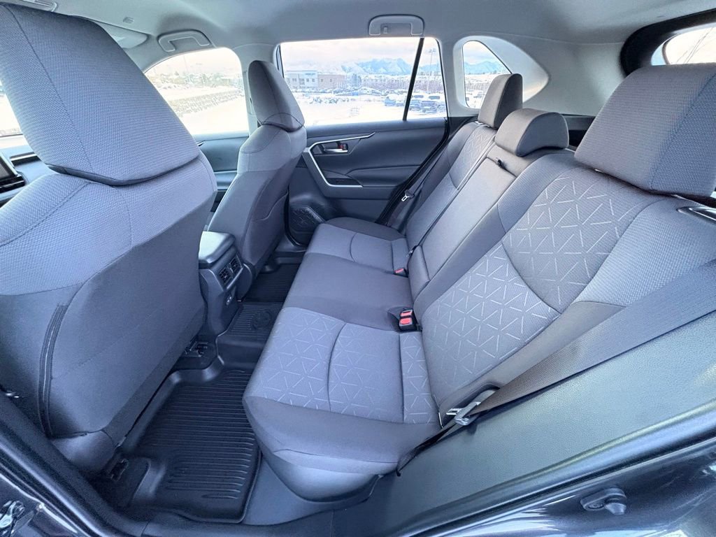Used 2025 Toyota RAV4 XLE image 27