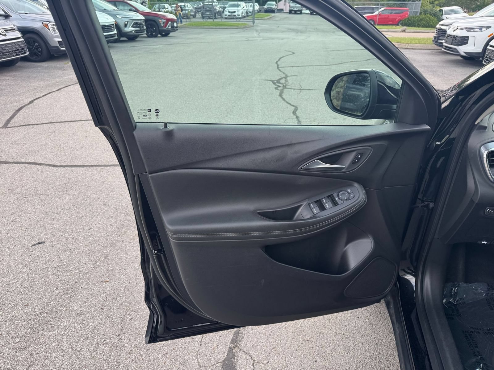 Used 2025 Buick Encore GX Preferred AWD/4WD image 18