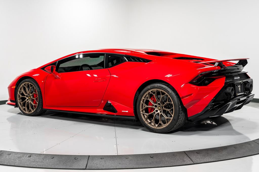 Used 2023 Lamborghini Huracan Tecnica image 5