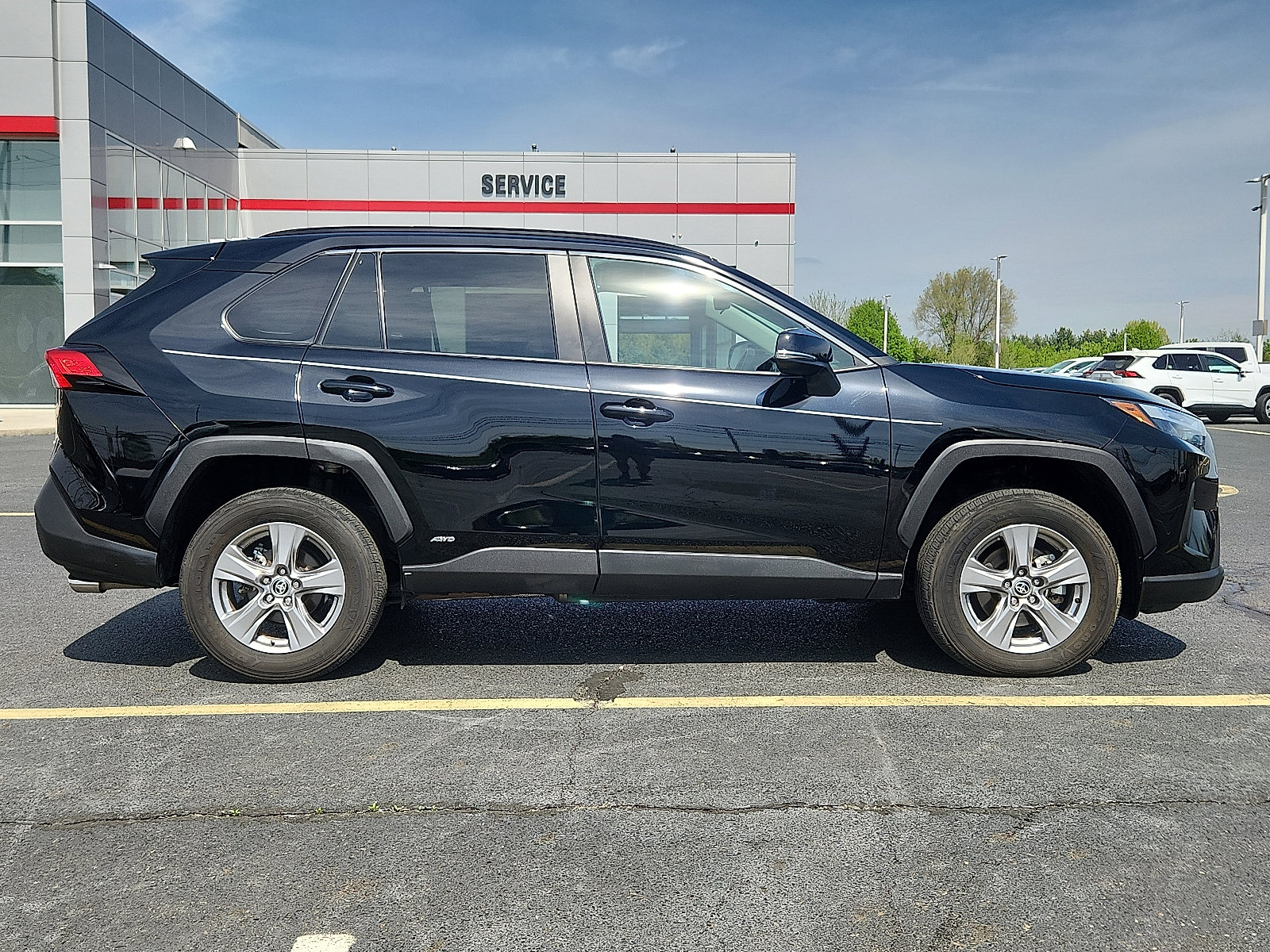 Used 2024 Toyota RAV4 XLE image 7