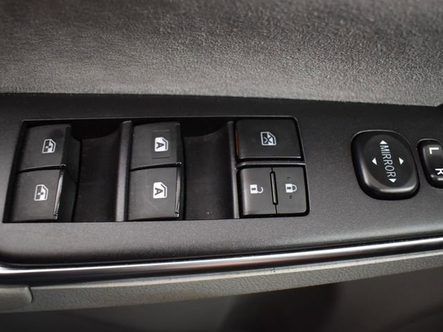 Used 2017 Toyota Camry XSE w/ Moonroof Package FWD image 30