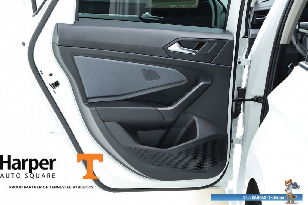 Used 2025 Volkswagen Jetta SE w/ Sunroof Package image 54