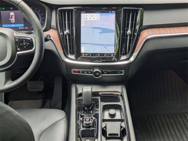 Certified 2024 Volvo V60 B5 Cross Country Plus image 17