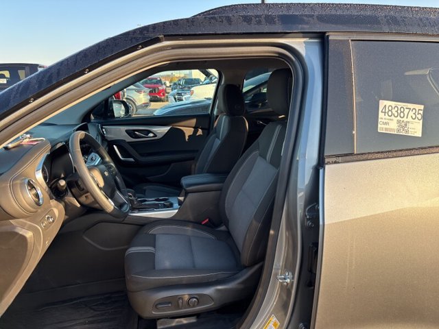 Used 2025 Chevrolet Blazer LT w/ Convenience Package AWD/4WD image 3