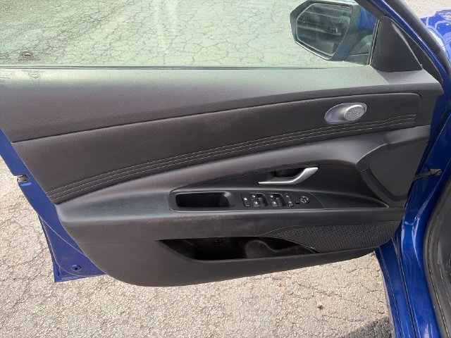 Used 2023 Hyundai Elantra SEL w/ Convenience Package FWD image 10