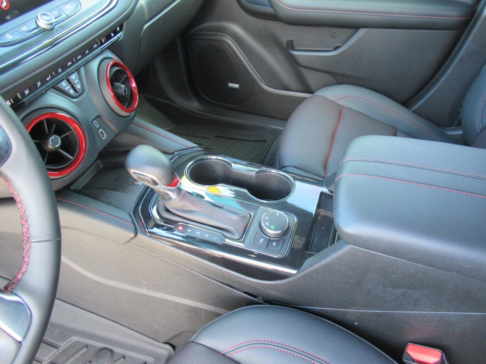 Used 2024 Chevrolet Blazer RS w/ Enhanced Convenience Package FWD image 17