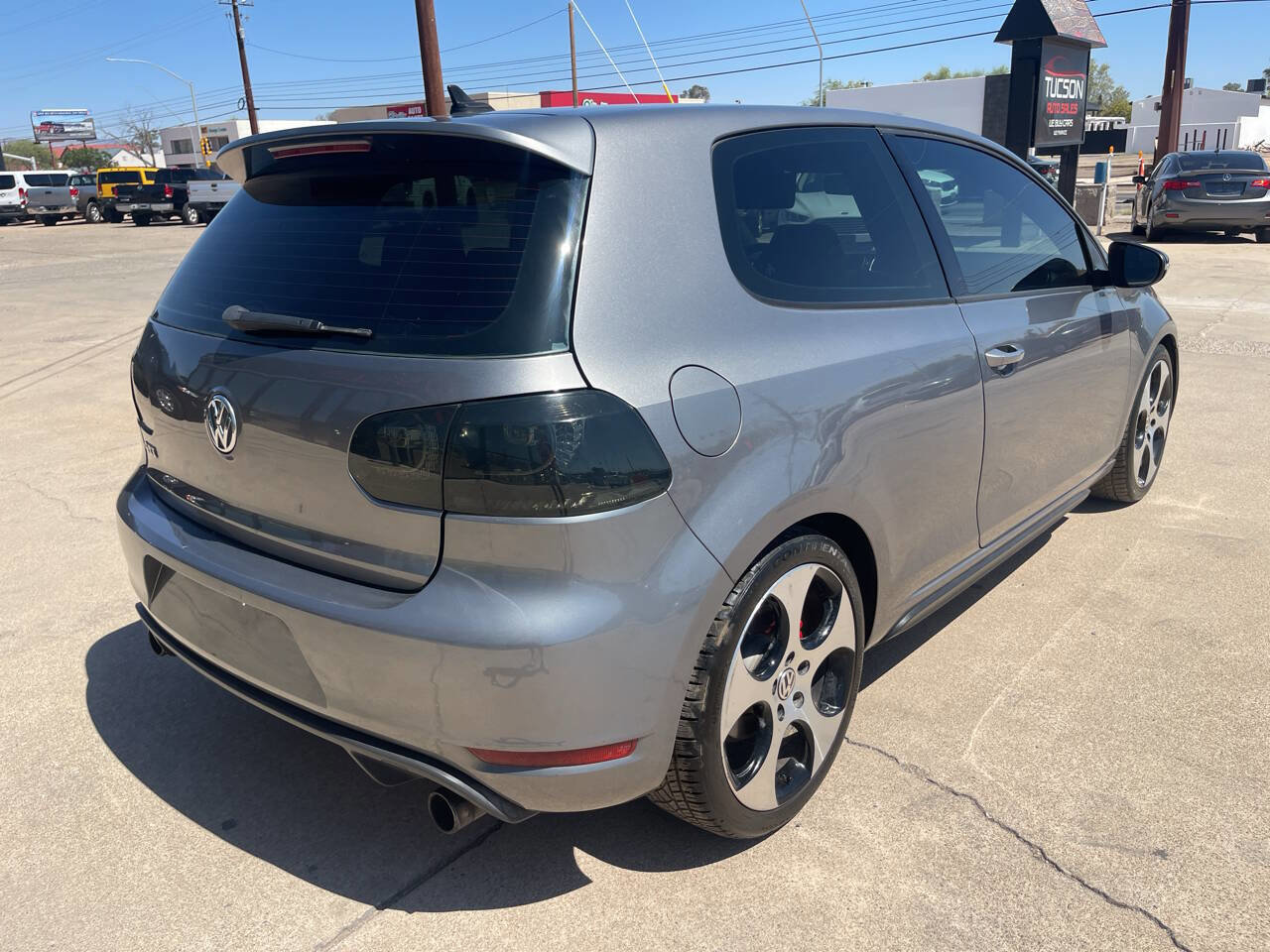 Used 2011 Volkswagen Golf 2-Door image 12