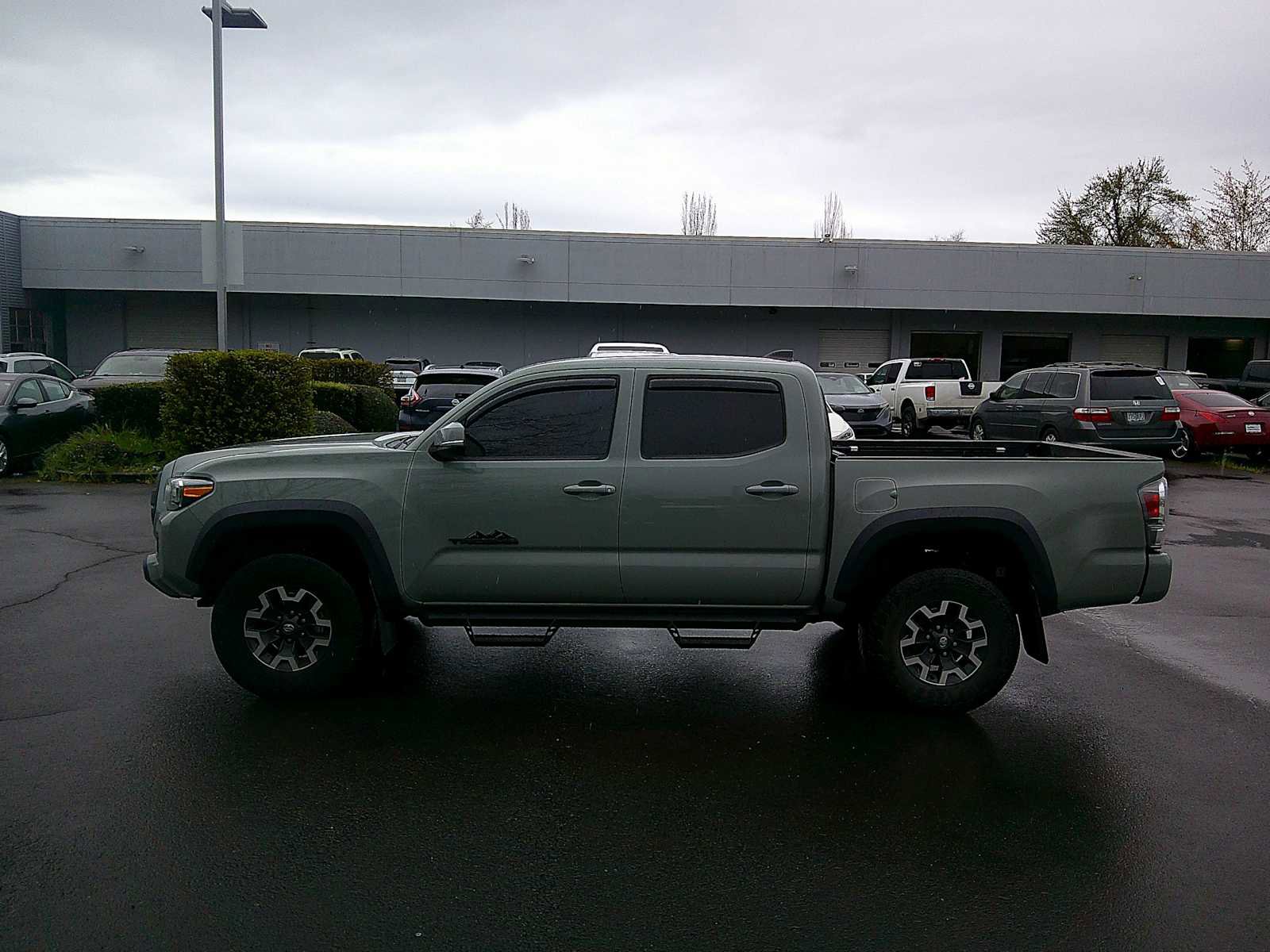 Used 2022 Toyota Tacoma TRD Off-Road w/ Technology Package image 2