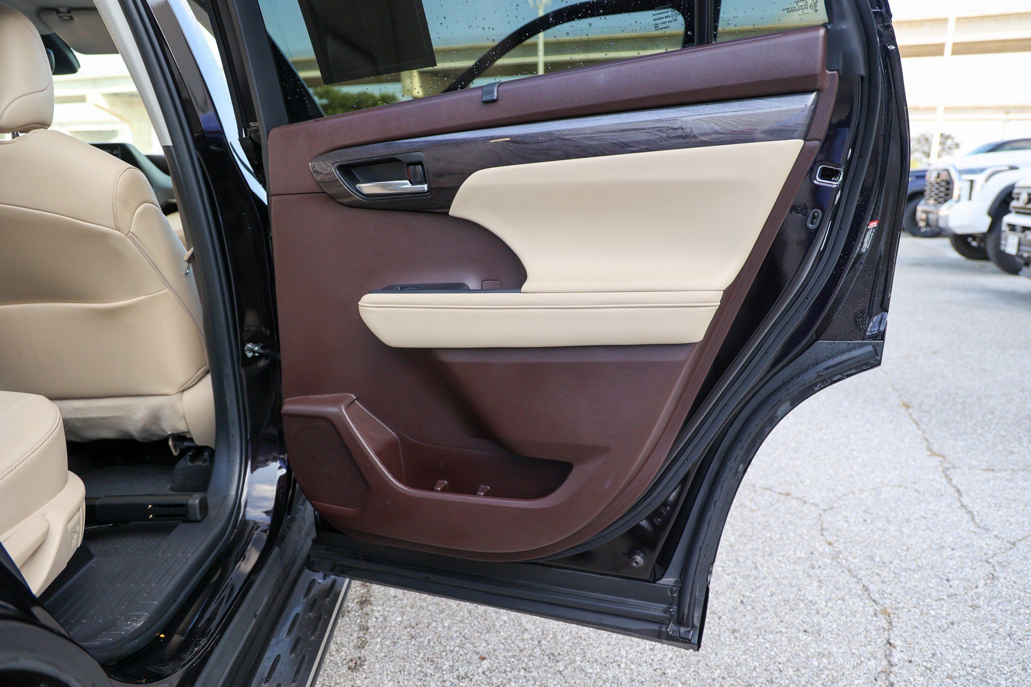Used 2022 Toyota Highlander Limited AWD/4WD image 38