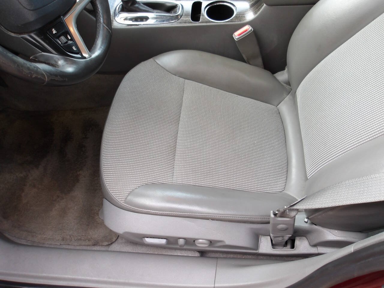 Used 2015 Chevrolet Malibu LT FWD image 17