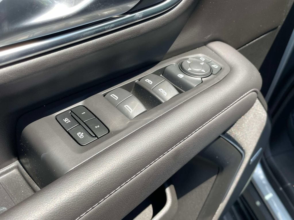 Used 2024 Chevrolet Tahoe LT RWD image 17