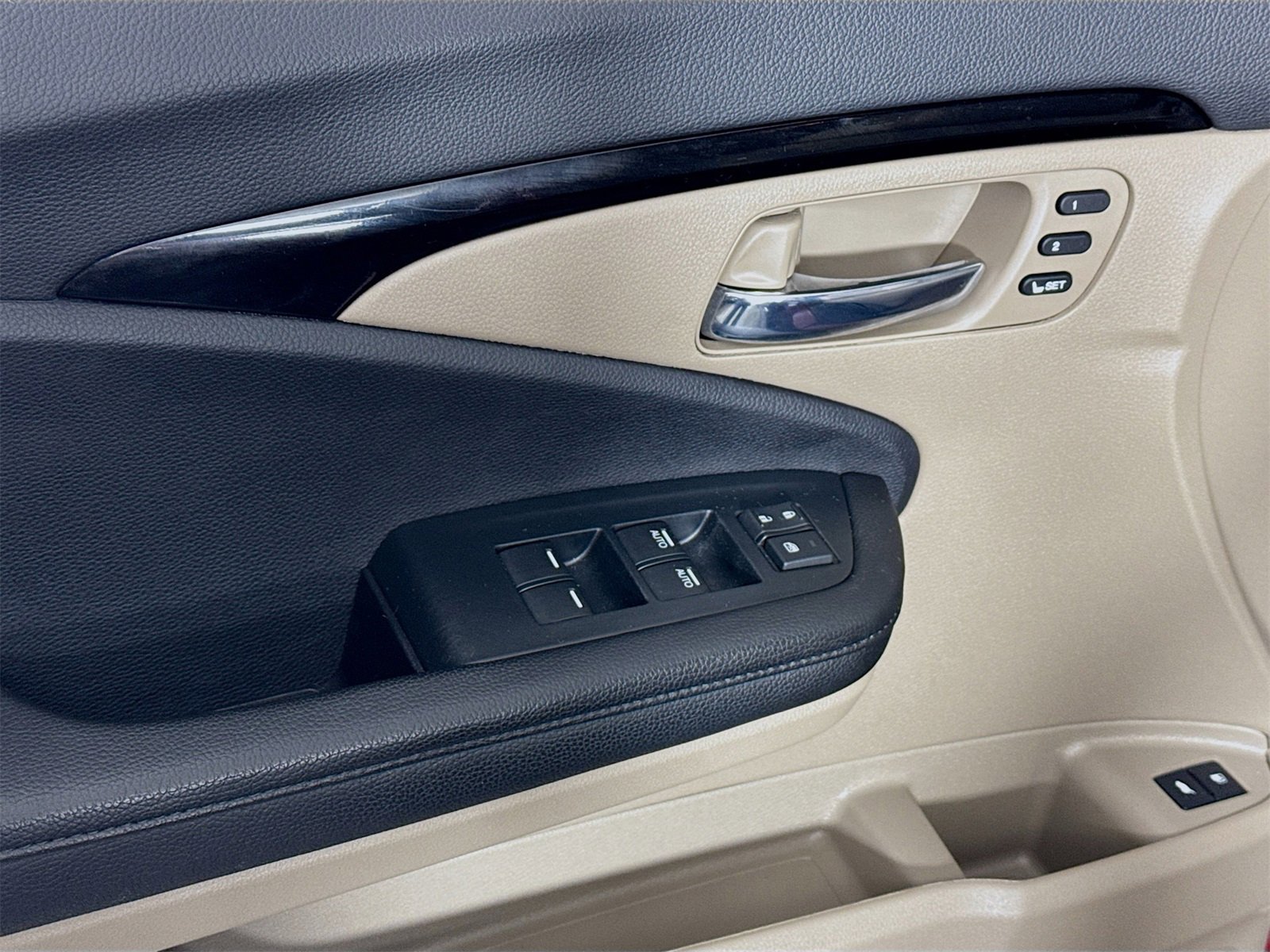 Used 2022 Honda Pilot Touring image 15