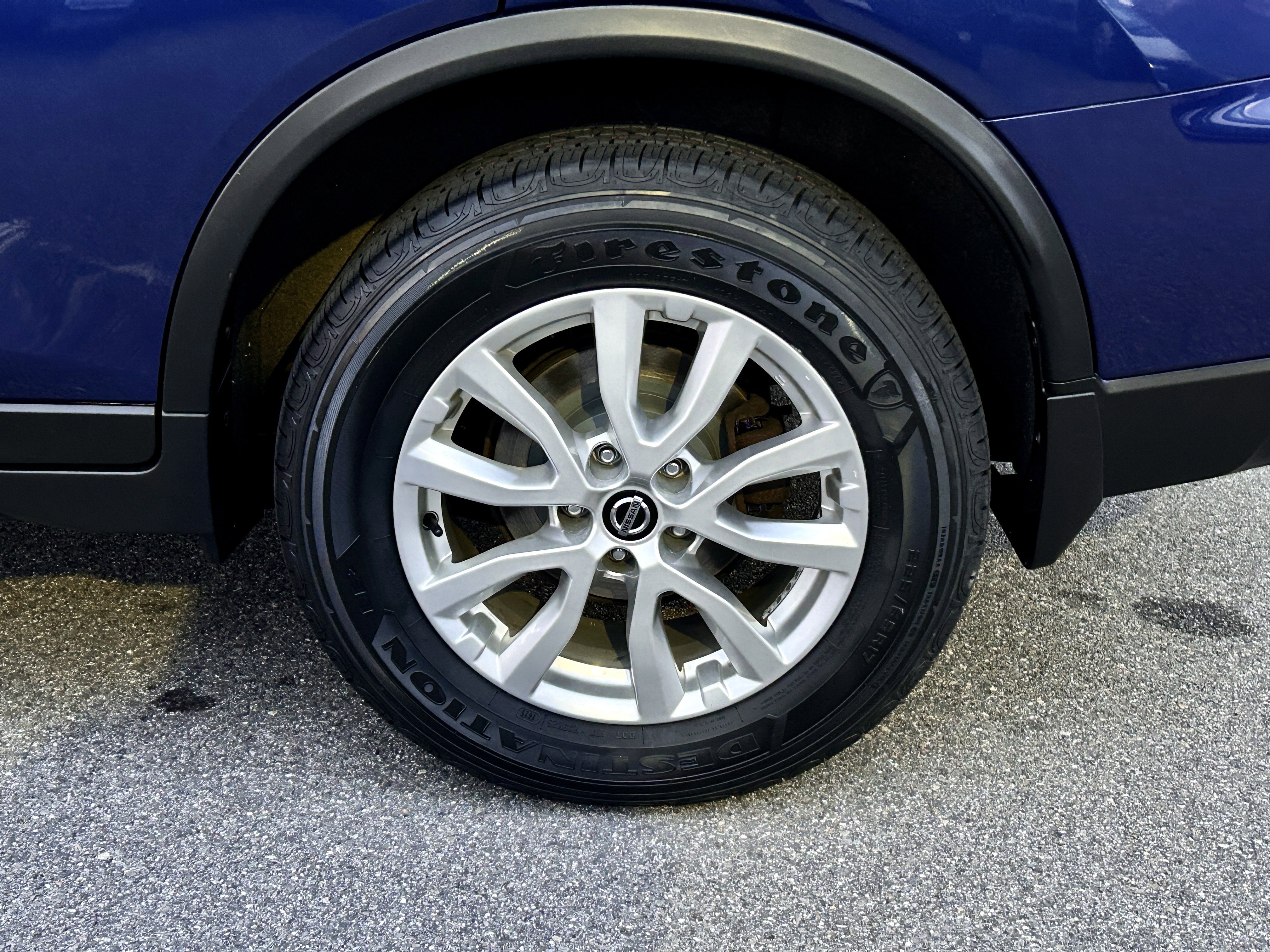 Used 2020 Nissan Rogue SV image 6