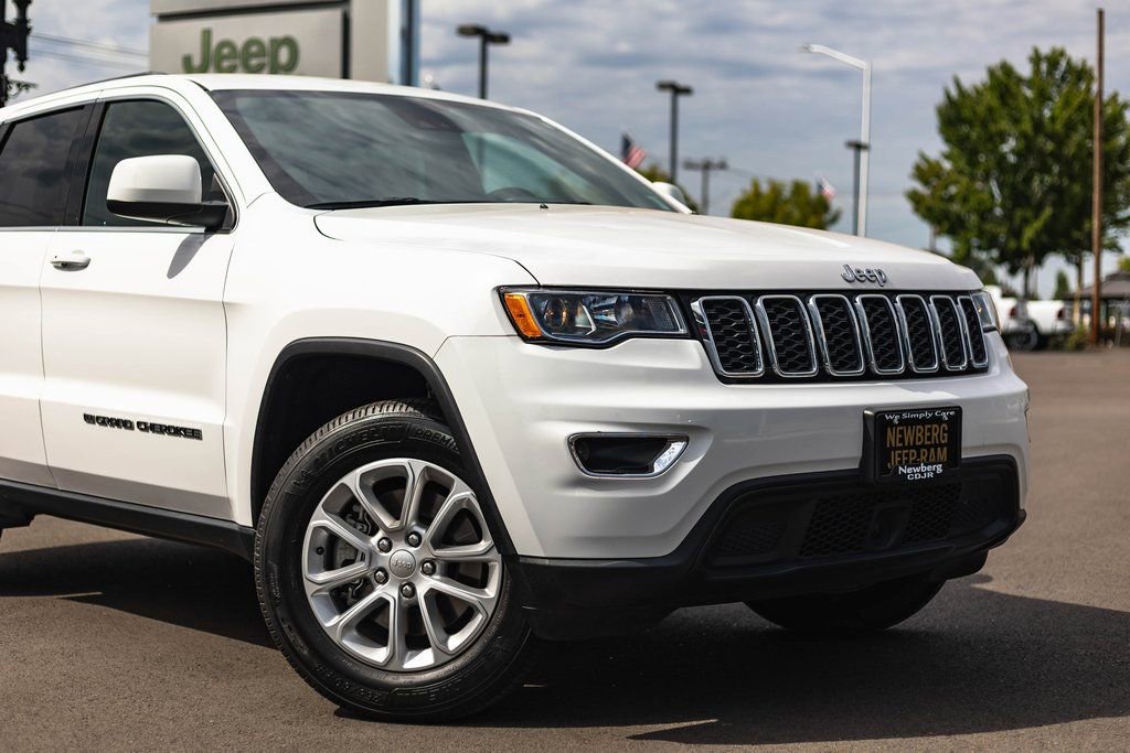 Used 2022 Jeep Grand Cherokee Laredo X image 4