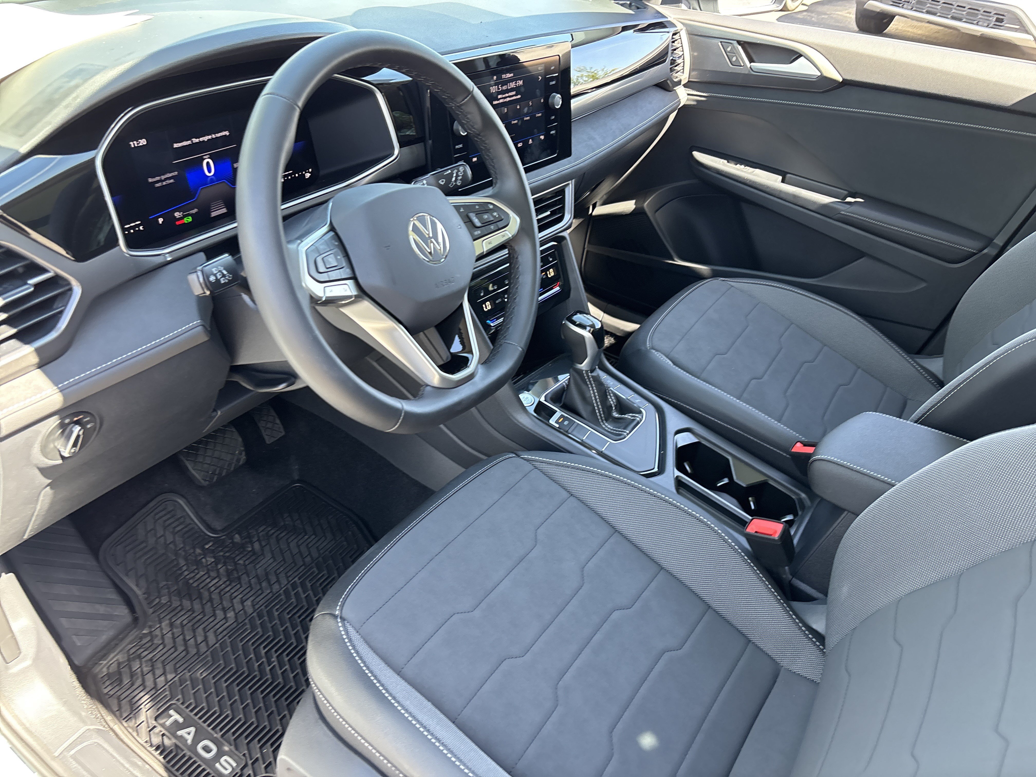 New 2026 Volkswagen Taos SE FWD image 16