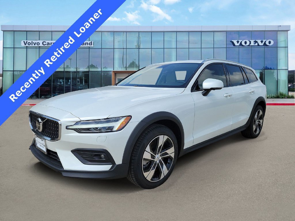 New 2026 Volvo V60 B5 Cross Country Plus w/ Climate Package AWD/4WD image 1