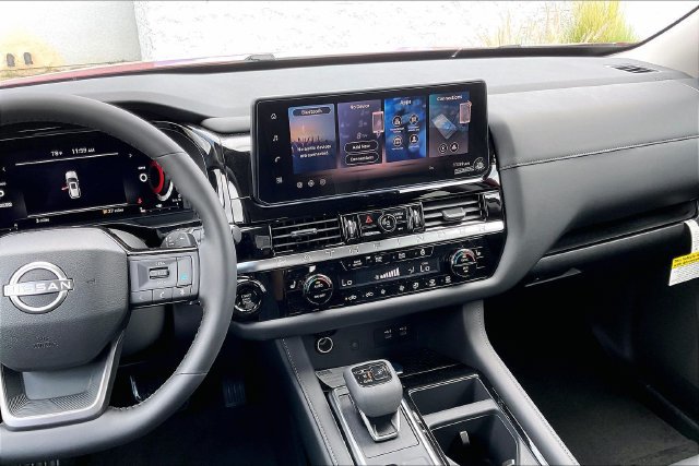 New 2026 Nissan Pathfinder SL FWD image 4