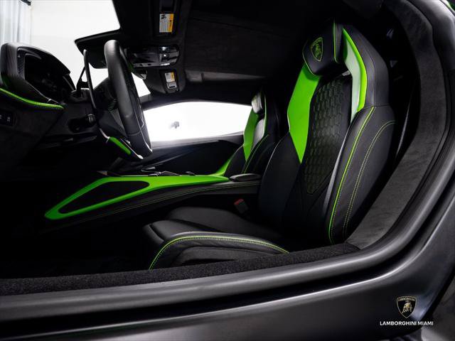 Used 2024 Lamborghini Revuelto AWD/4WD image 32