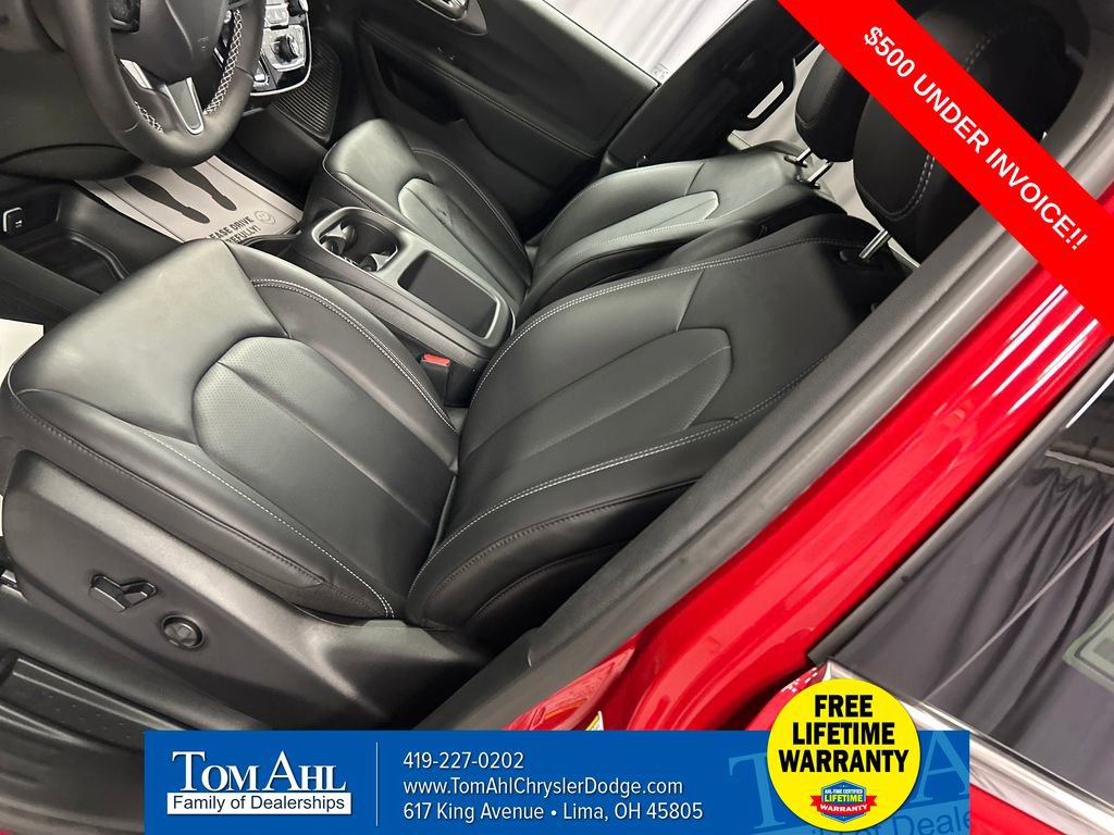 New 2026 Chrysler Voyager LX image 10